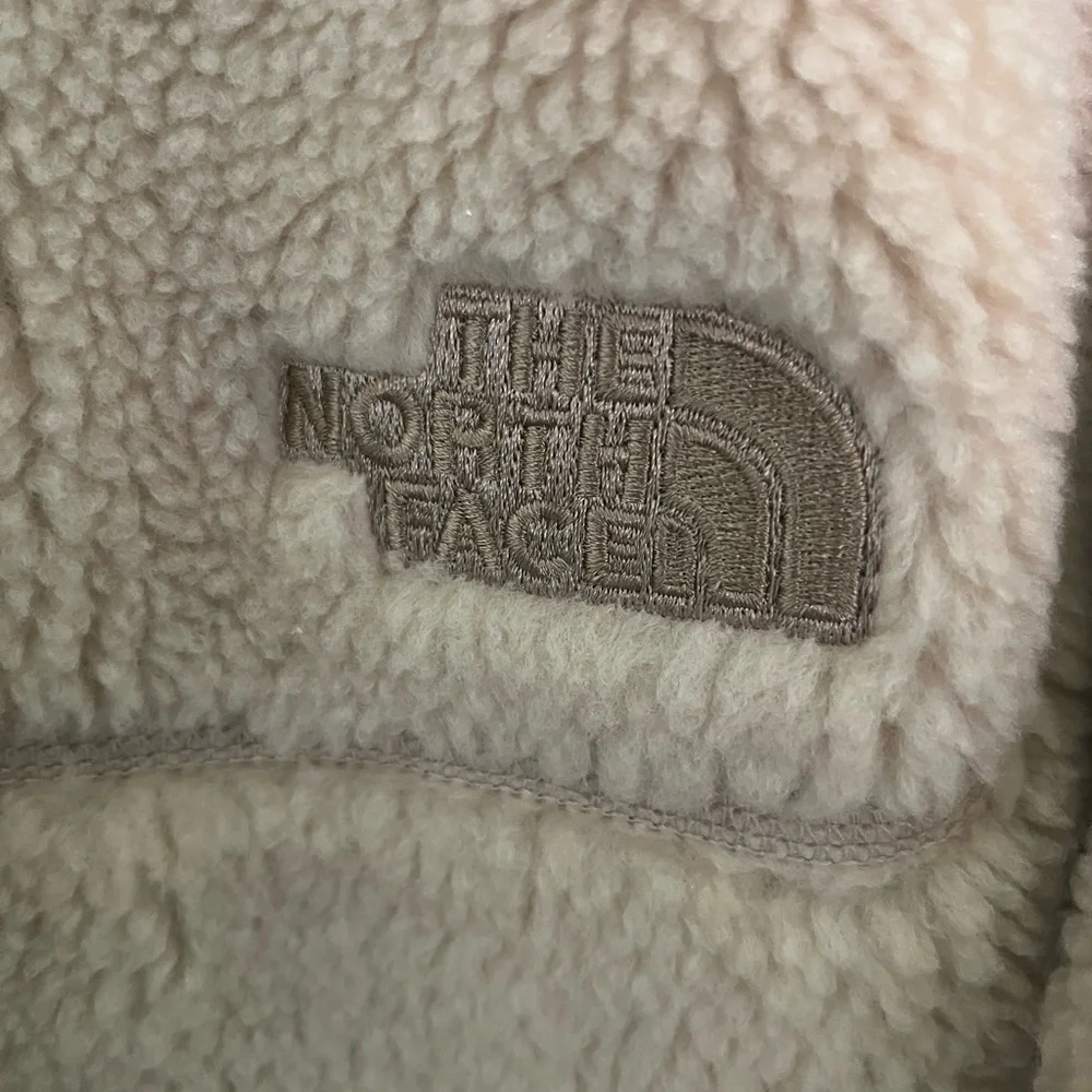 The North Face Beige Sherpa Fleece - Picture 3 of 9